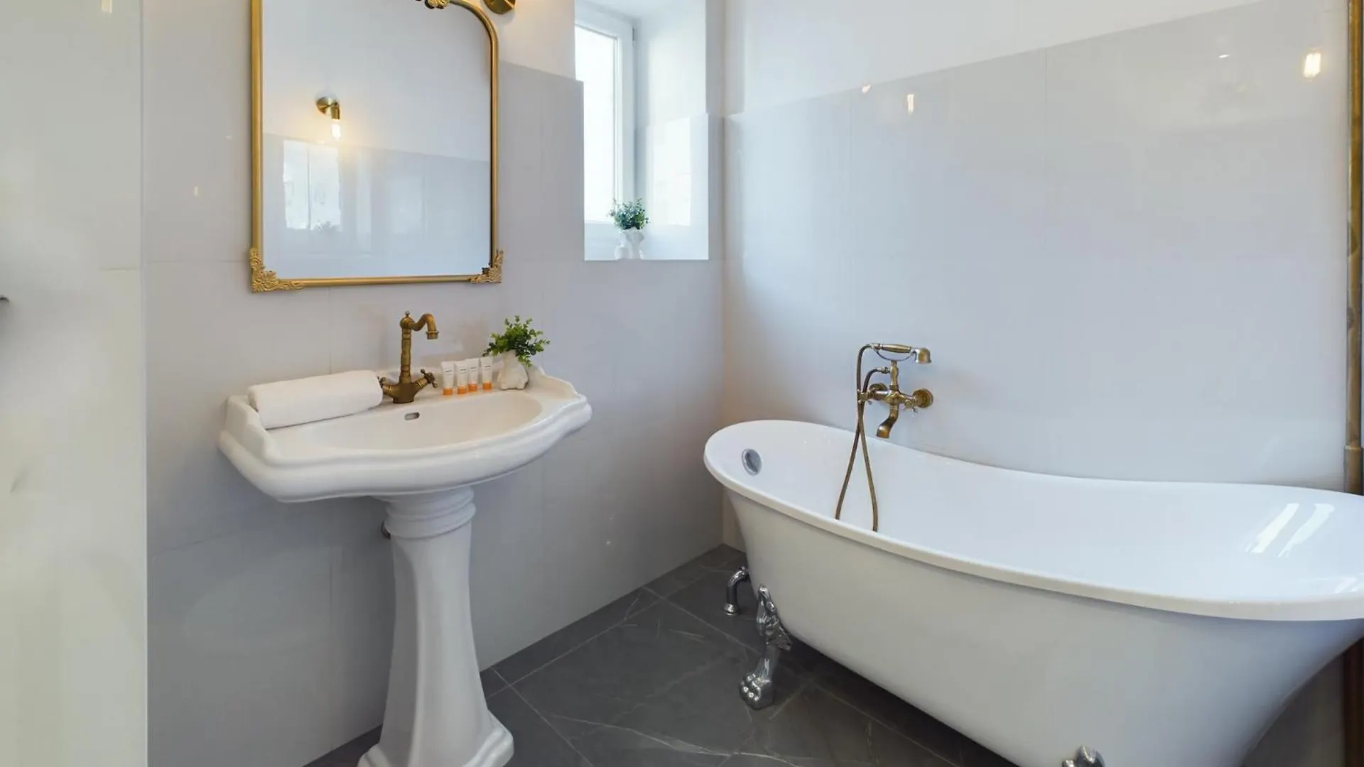 Apartments Warsaw City Center By Noclegi Renters 0*,  Polska